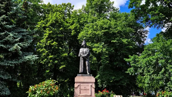 Barclay-de-Tolly monument
