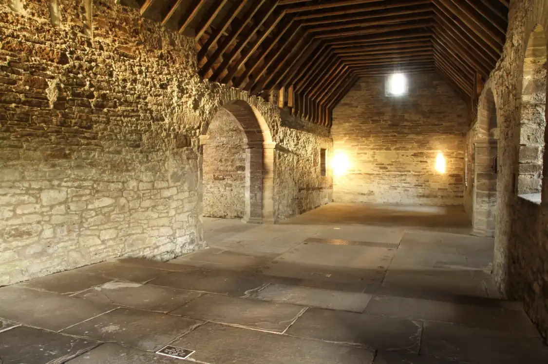 Hotels near Tullibardine Chapel