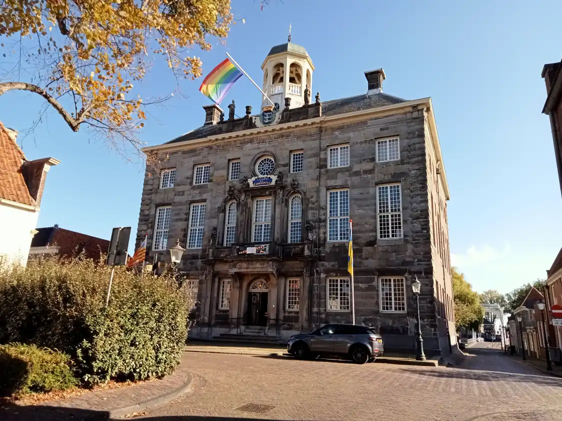 Stadhuis van Enkhuizen uit 1688附近的飯店
