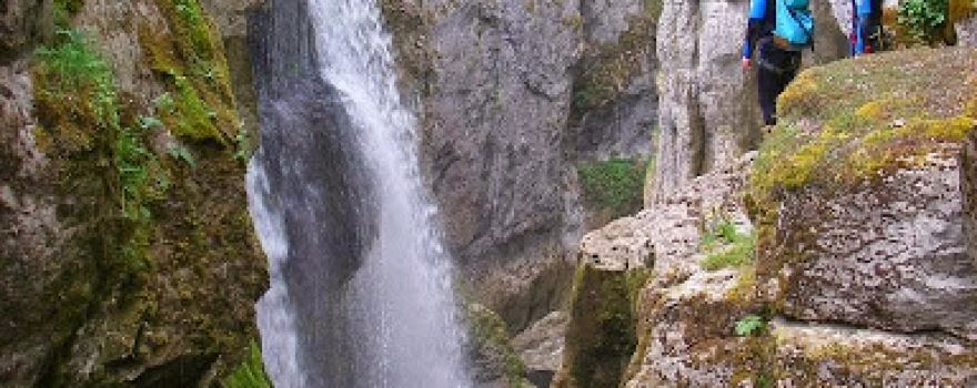 SportsNatureÉvasion - Spéléo/Canyoning/Rando dans le Doubs et le Jura