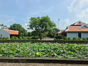 Nhà lưu niệm Bác Hồ