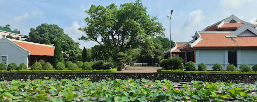 Nhà lưu niệm Bác Hồ