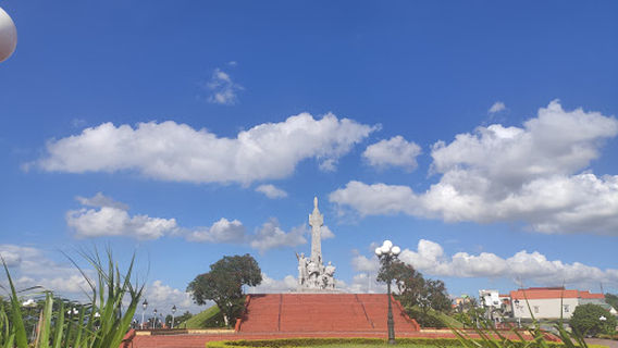 Tượng đài anh hùng Đông Triều