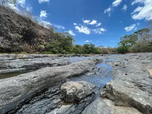 Balneario Y Asado Los Chorros
