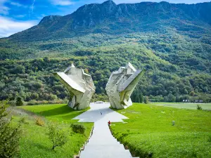 Tjentište spomenik