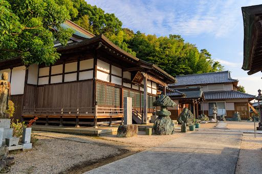 Compare 5 airports near Miyawaka