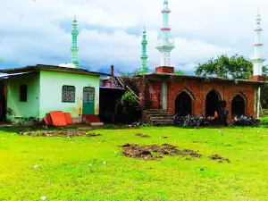 Talab Wali Masjid Kanapur