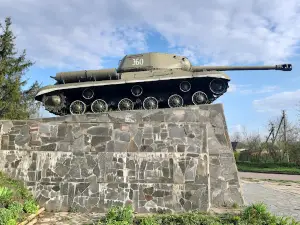 Zahyblym pry vyzvolenni Hrebinky radians'kym voinam Monument