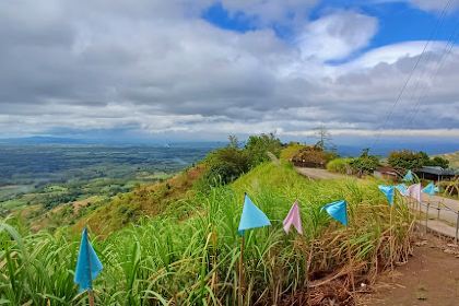 Da Camel Peak, Coffee and Resto Bar, Mabinay Mountain View