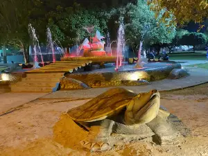 Praça do Dinossauro - Novo Airão AM