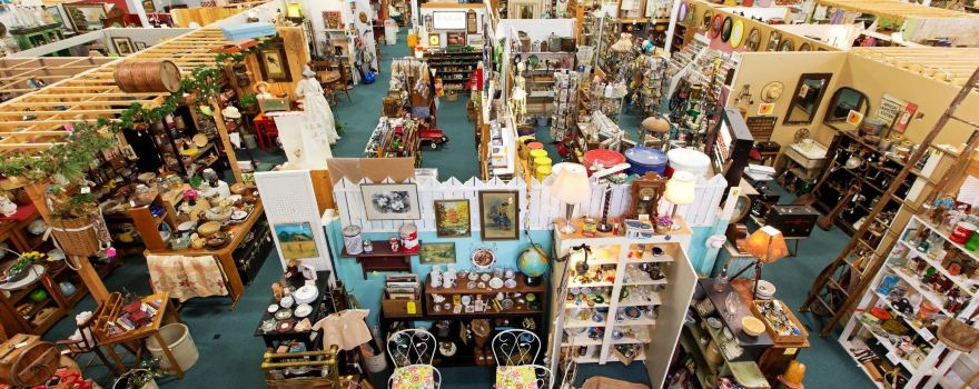 Brass Armadillo Antique Mall - Des Moines