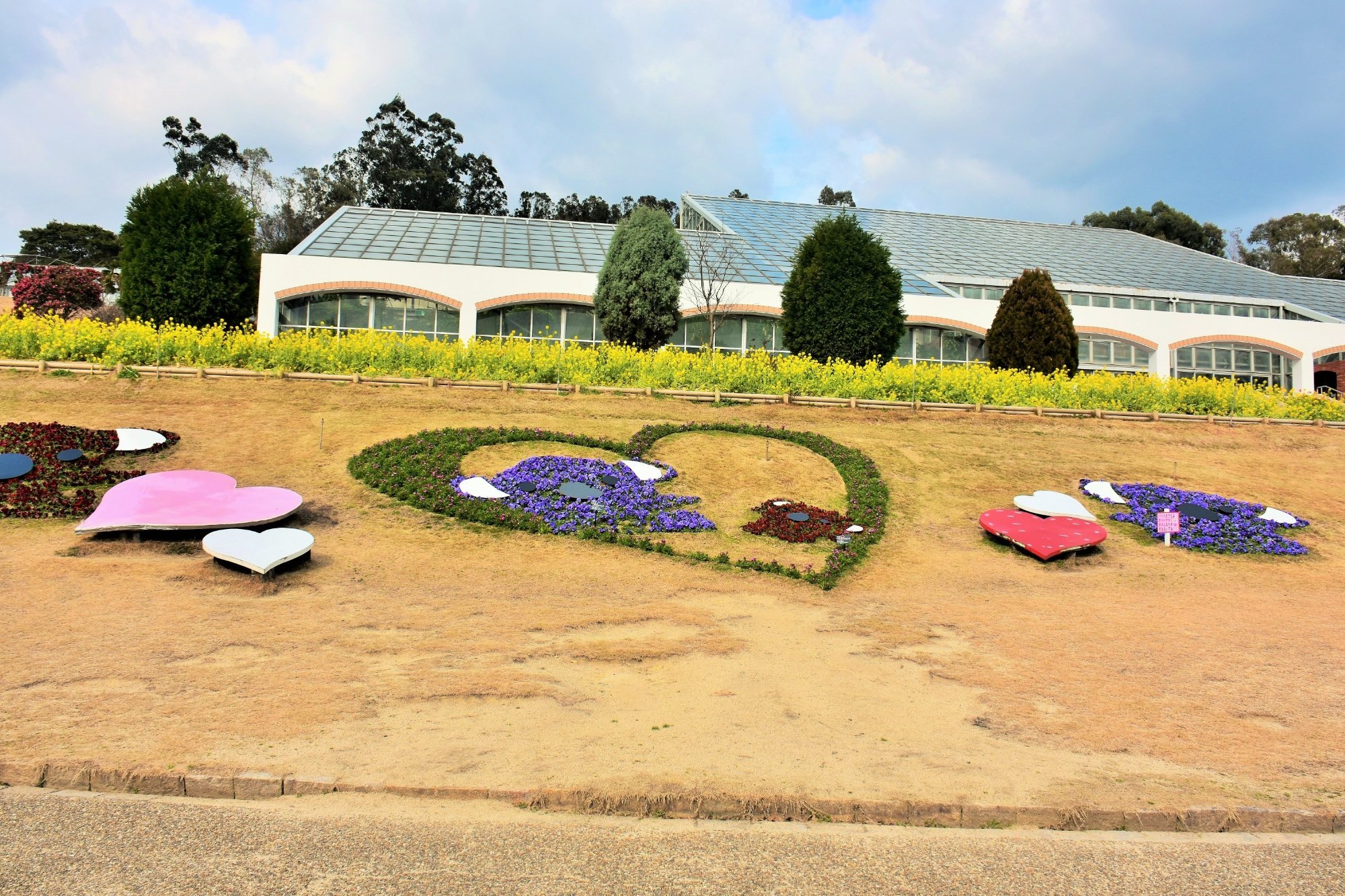 兵庫 淡路ファームパーク イングランドの丘 入場Eチケット 予約