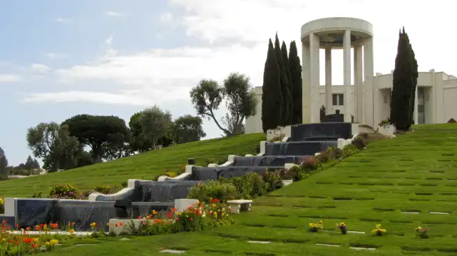 Hotels near Hillside Memorial Park and Mortuary