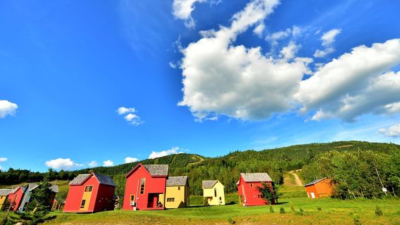 Tourist resort Pin Rouge