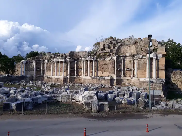 Hotels near Monumental Fountain (Nymphaeum)