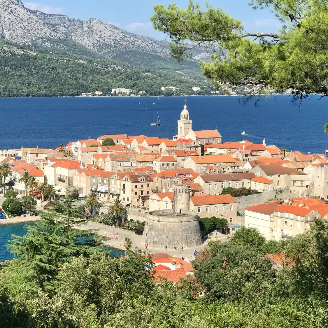 Hotels near Forteca