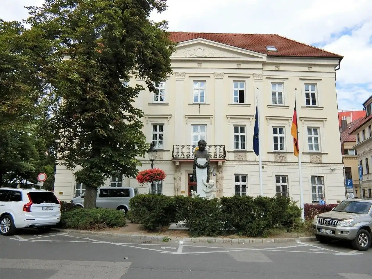 Hoteles cerca de J. N. Hummel