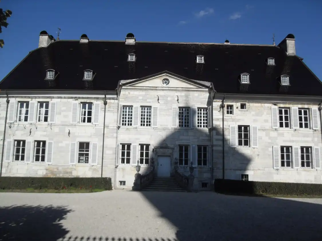 Hotels near The Montalembert castle