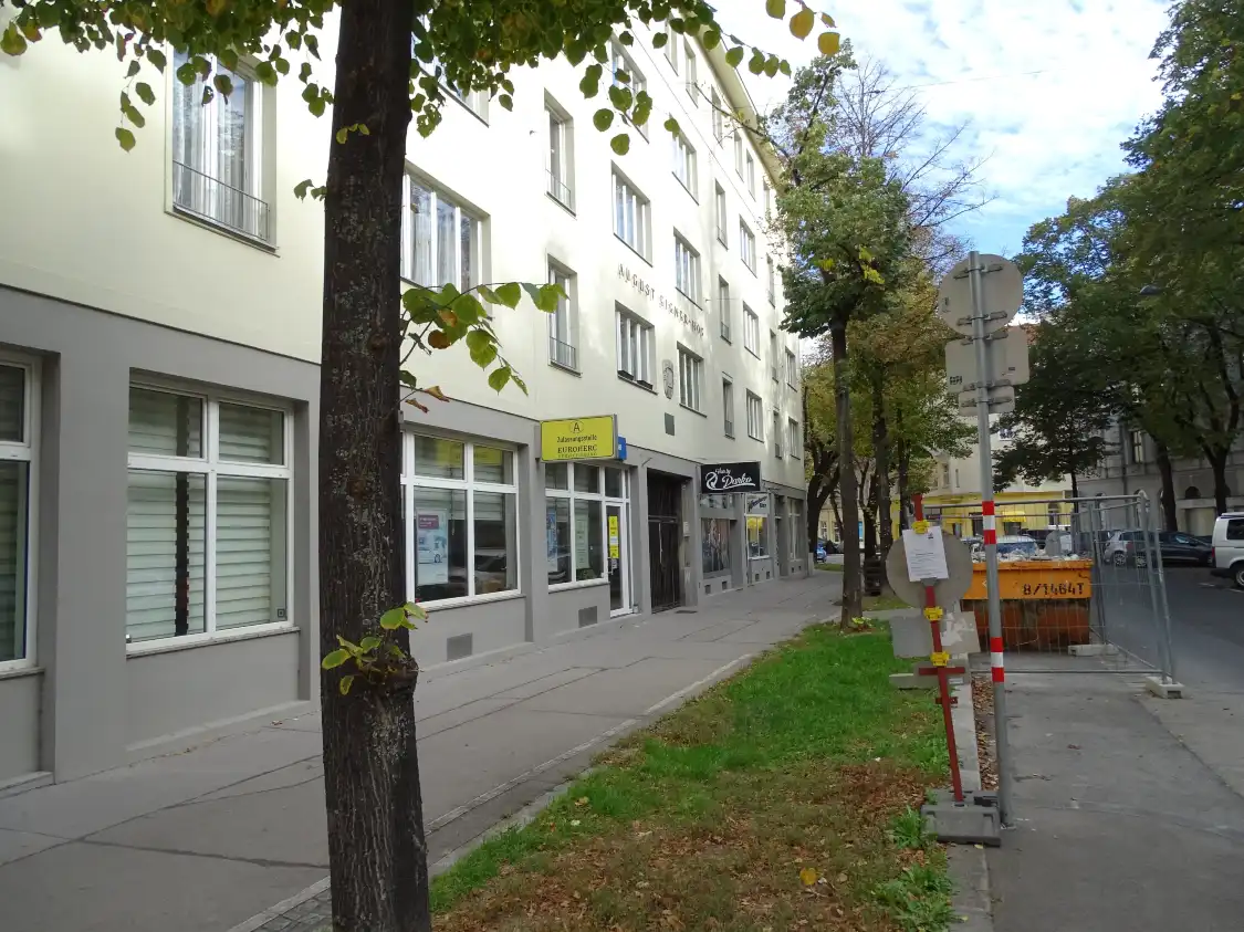 Hotels near Theatercouch