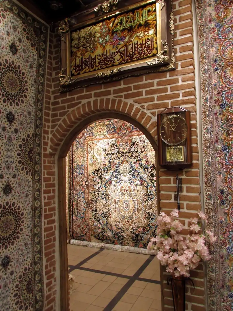 Bazzar & Occupation Museum-fridge Of Bazzar附近的飯店