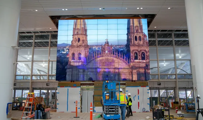 3_Salesforce Transit Center