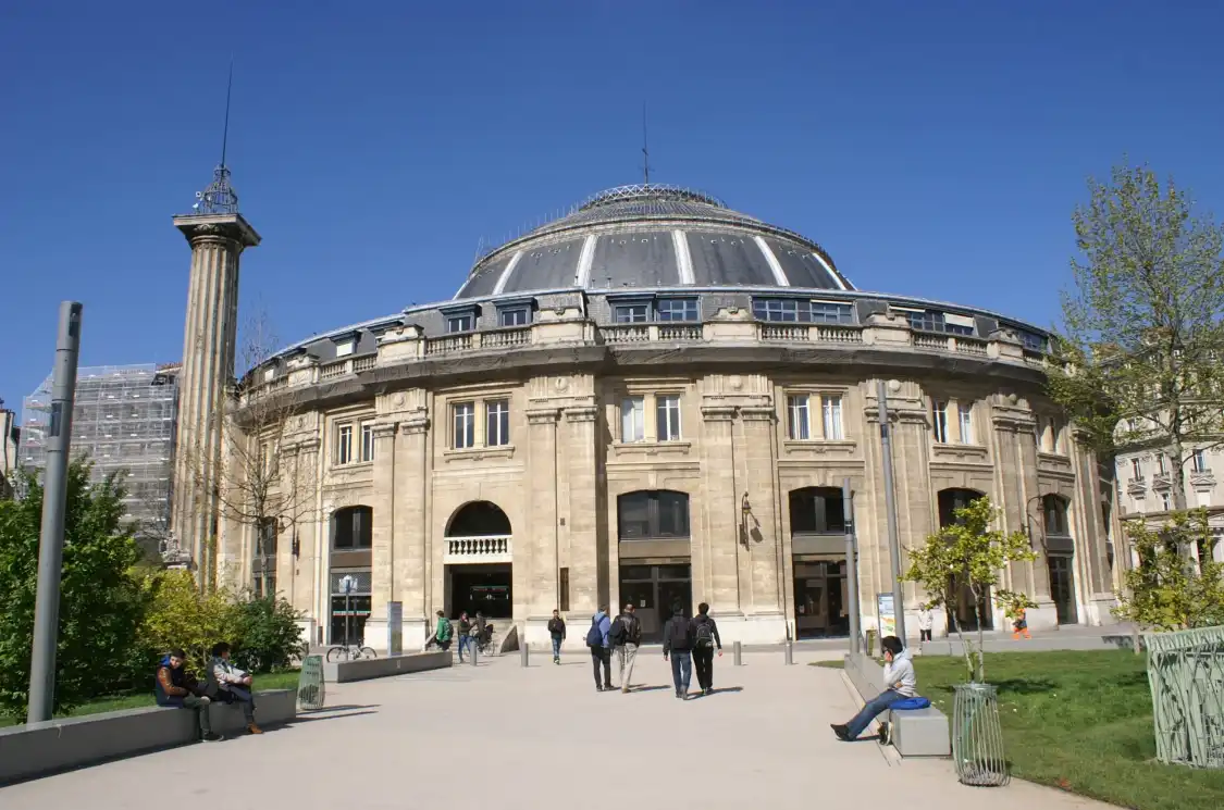 Hotels near La Colonne Medicis