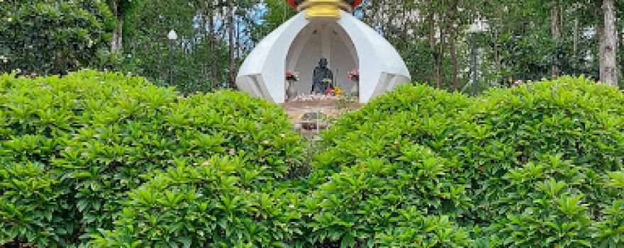 Chedi Phiphitthaphan Luang Pu Lui Chantha Sa Ro