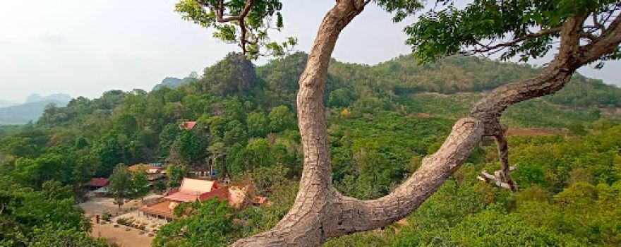 Wat Tham Pha Kham