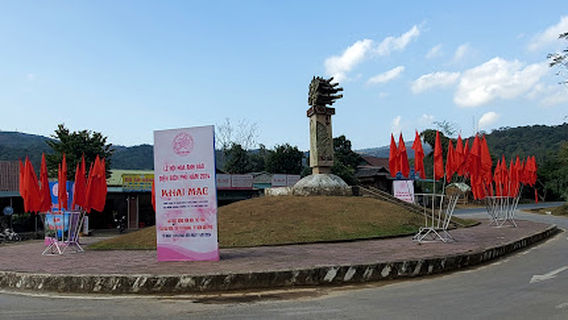 Tượng đài Mường Phăng