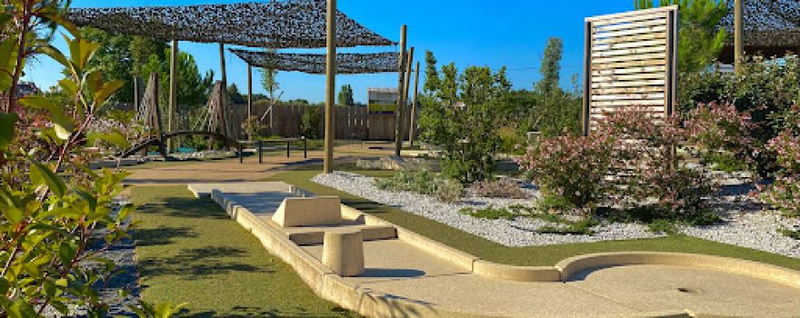 Golf Practice Academy - Mini Golf