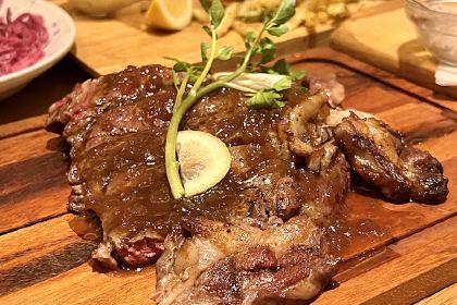 THE PUBLIC RED AKASAKA