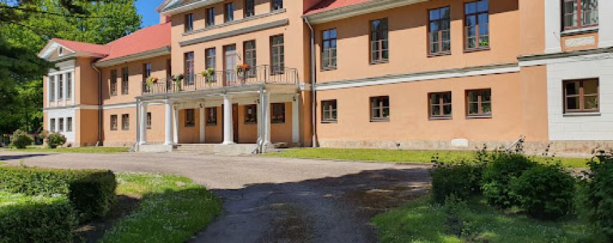 Lielplatones muiža
