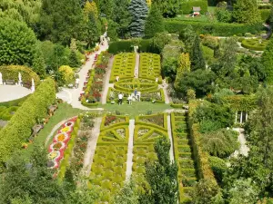 Themed gardens Hortulus