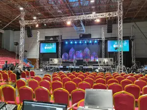 Polyvalent Hall Lascar Pana