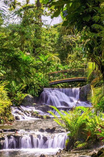 Compare 5 airports near La Fortuna