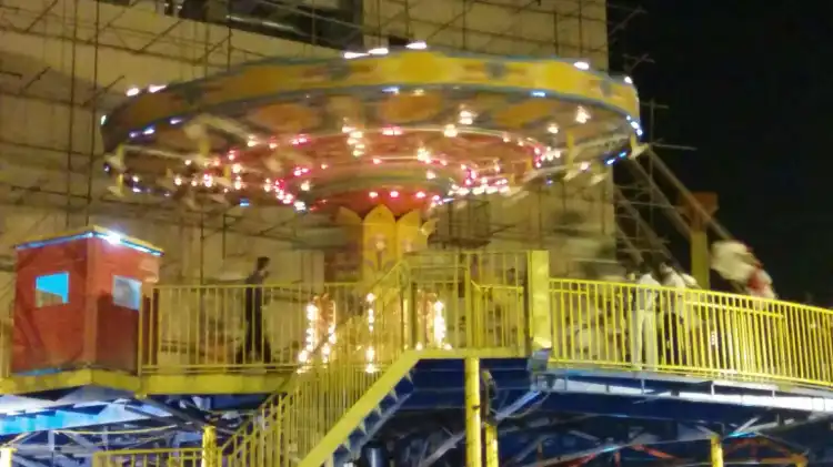 Hotels near Joyland