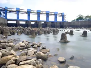Bendung Manganti