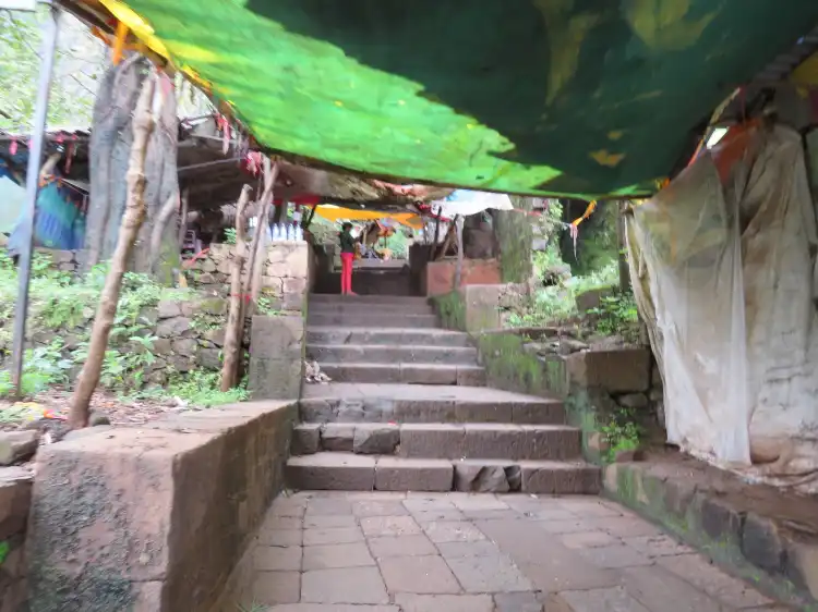 Các khách sạn gần Gangadwar
