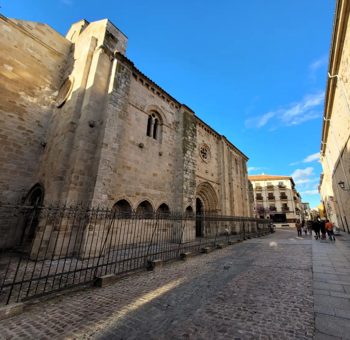 Hotels near La Iglesia de Santa Maria Magdalena