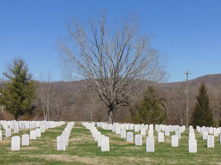 Hotels near Nashville National Cemetery
