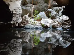 Mimbi Caves