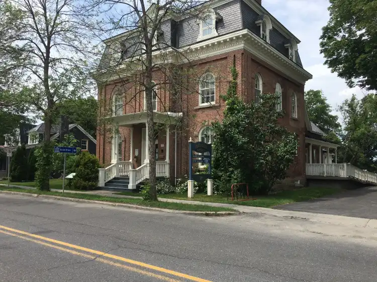Hotels in Cowansville