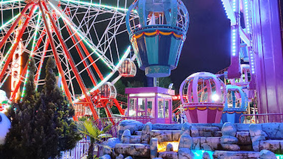 Reşat Oyal Kültür Parkı