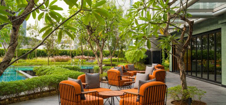 Summers at The Pool (Swissôtel Jakarta PIK Avenue)