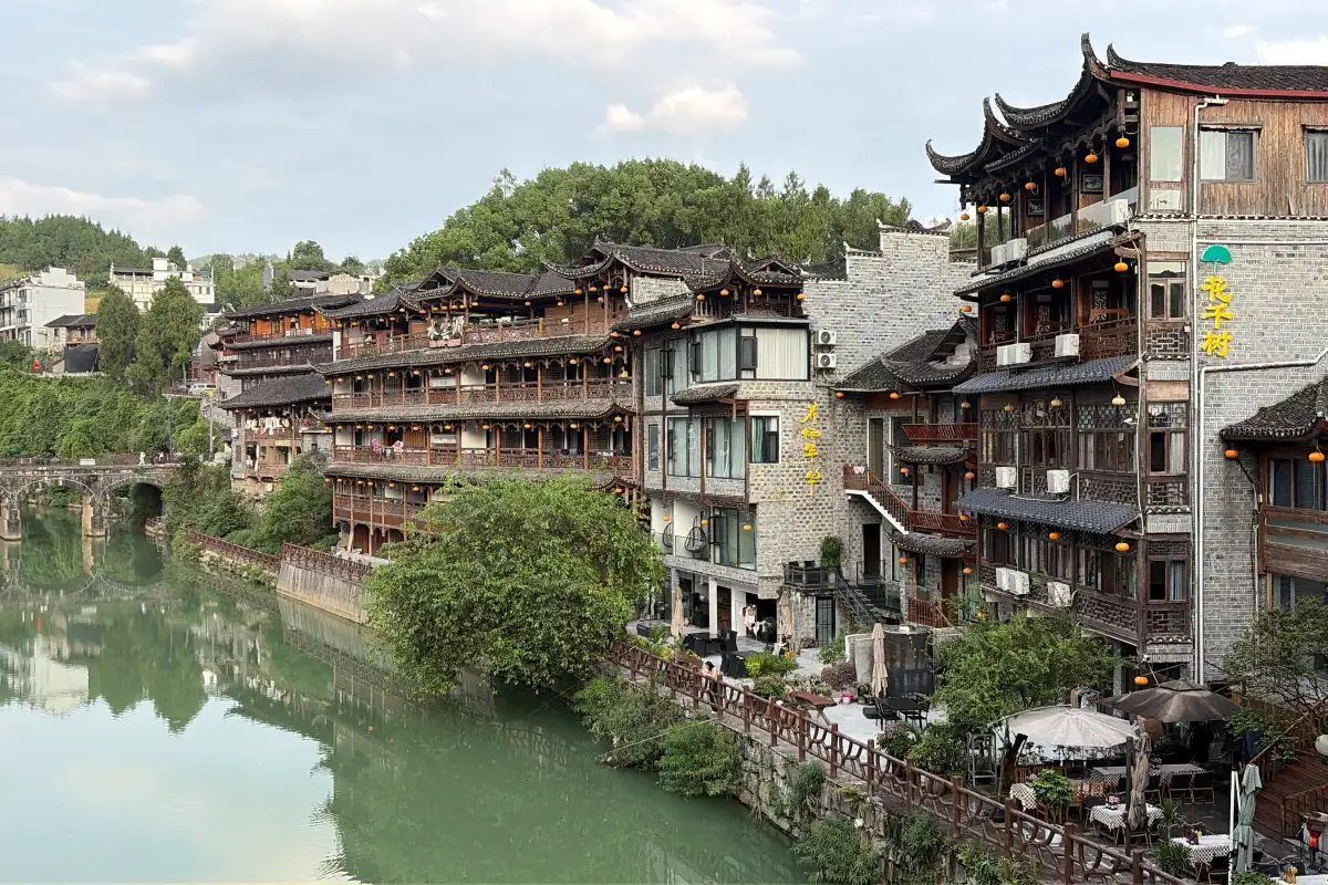 Furong Acient Town Travel Itinerary: Winter (December–February): Quiet Fairytale Charm & Budget Deals