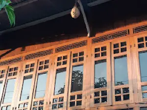 Tugu Pahlawan Simpang Aji