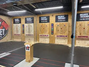 Bury The Hatchet Old Bridge - Axe Throwing