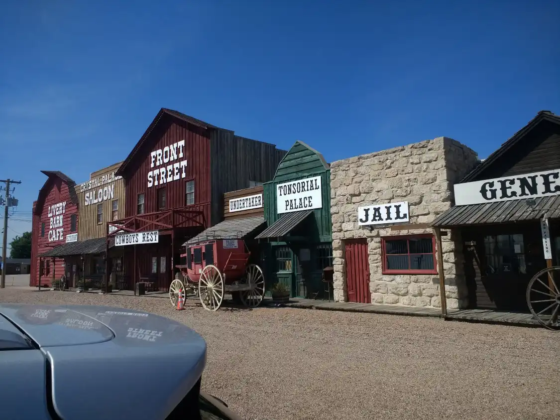 Hotels near Front Street Steakhouse & Crystal Palace Saloon