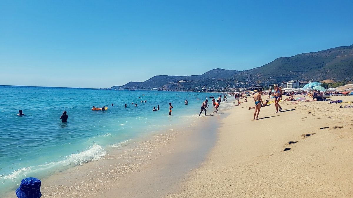 Kleopatra Beach