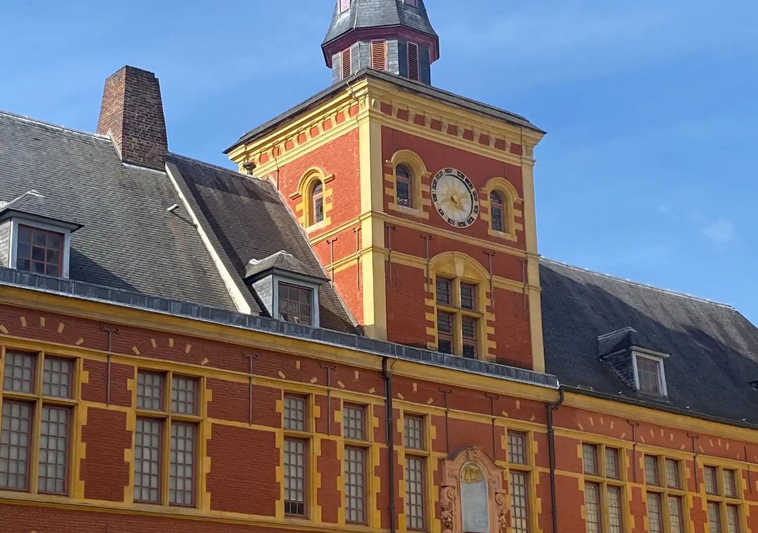 Hotels near Hospice Comtesse Museum